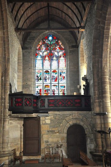 La chapelle Saint–Armel dans le bas–côté nord abrite la sacristie.