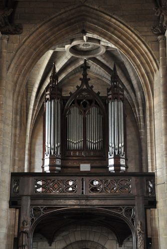 La tribune et l'orgue.