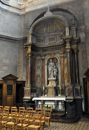 Autel de Saint-Joseph dans le bras sud du transept