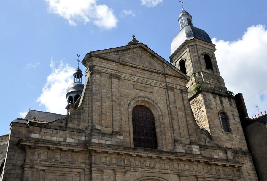 Partie haute de la façade de la basilique