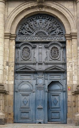 Le portail de l'église