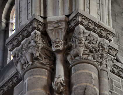 Chapiteau de la croisée du transept