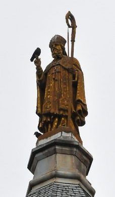 Statue de saint Martin au sommet du dôme