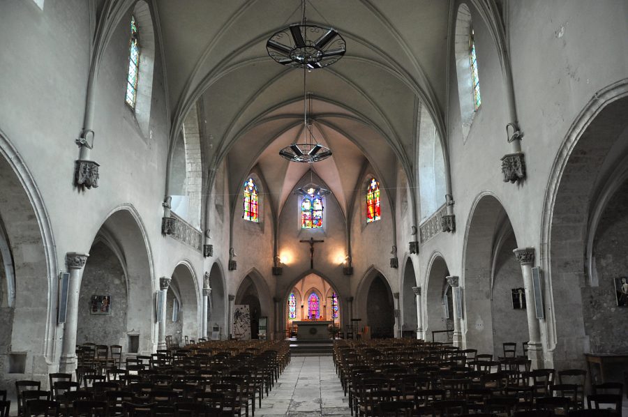 Vue d'ensemble de l'église Saint–Sauveur