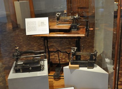 Vitrines de machines à coudre