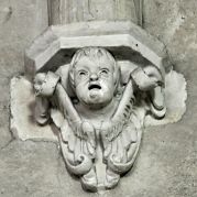 Eglise Saint-Saturnin à Blois, ange sculpté