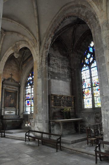 Bas-côté sud : chapelle Saint-Claude et chapelle du Saint-Sacrement