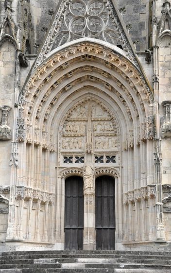 Vue d'ensemble du portail Saint-Guillaume.