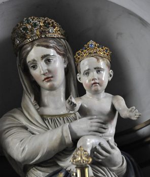 Statue de la Vierge à l'Enfant