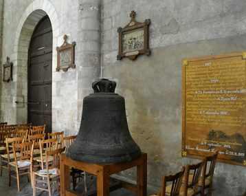 Cloche fondue en 1772 et seule rescapée de la Révolution