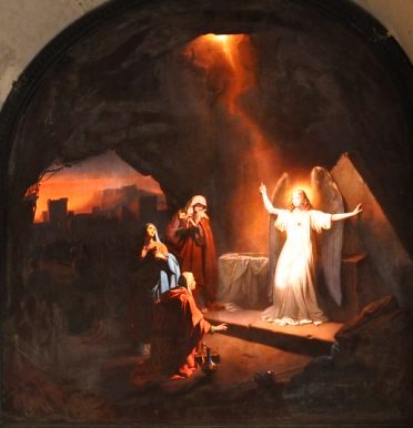 Glace peinte dans la crypte ; 'Visite des saintes femmes au Tombeau'