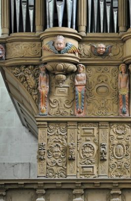 Détail de la sculpture du buffet d'orgue