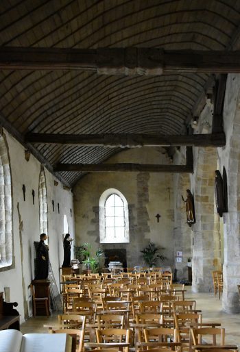 Le bas-côté sud se termine par le baptistère