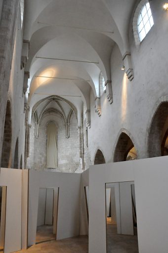 Vue d'ensemble de la nef et de l'abside