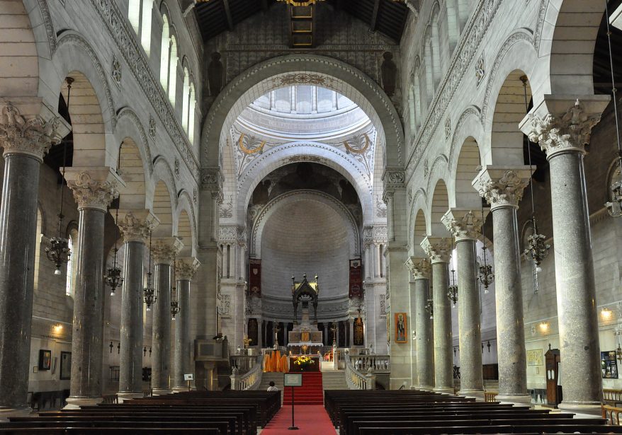 Aspect général de la nef de la basilique Saint-Martin