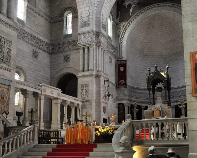 Le chœur dans son architecture romano-byzantine