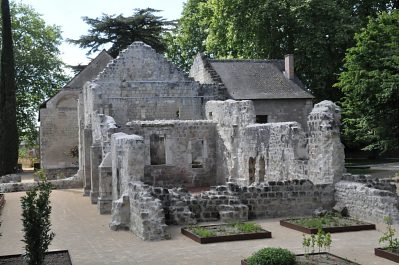 Les ruines de l'hôtellerie