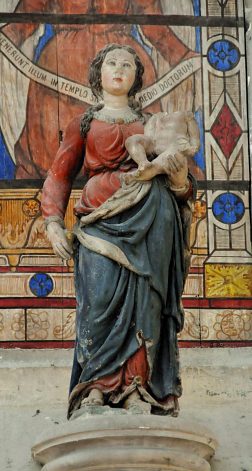 Vierge à l'Enfant dans la nef
