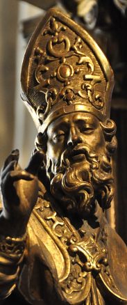 Saint Edme dans le retable, détail. Saint Edme dans le retable, détail.