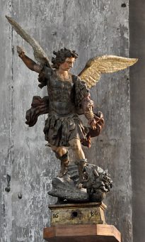 Saint Michel terrassant le dragon. Saint Michel terrassant le dragon.