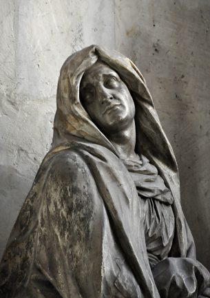 Vierge de douleur par Jean-Baptiste Bouchardon, détail.