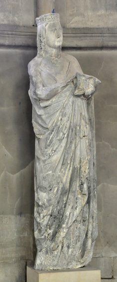 Statue d'une Vierge  l'Enfant
