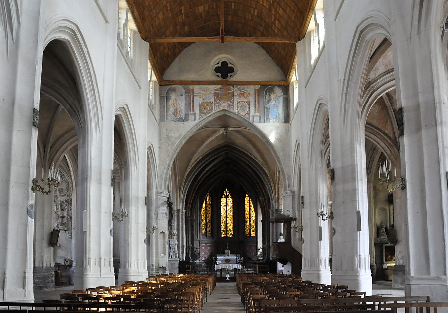 Vue d'ensemble de l'église Saint-Laurent à Nogent-sur-Seine