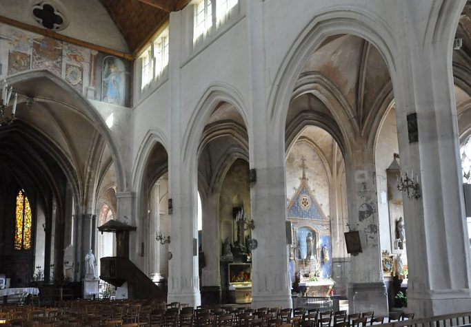 La nef et les chapelles latérales du bas–côté sud