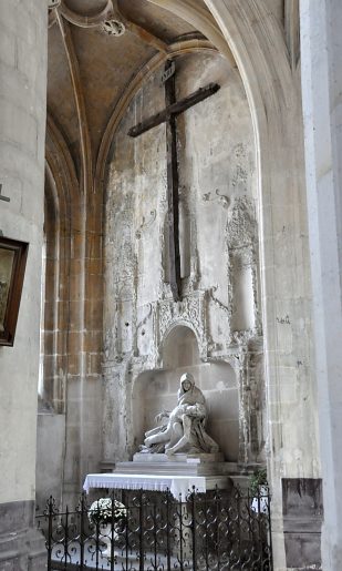 Chapelle latrale nord des Trépassés et sa Pita