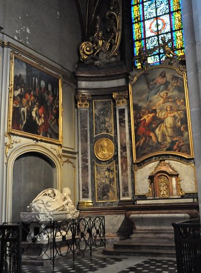 La chapelle Saint-Étienne et son étrange couple gisant-transi  du XVIe siècle.