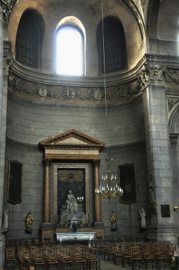 Vue de l'architecture des croisillons du transept