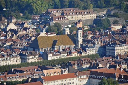 L'église Sainte-Madeleine vue depuis le fort Chaudanne