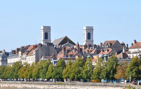 Vue de Sainte-Madeleine depuis le pont Battant