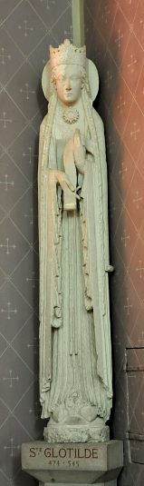 Statue colonne de sainte Clotilde
