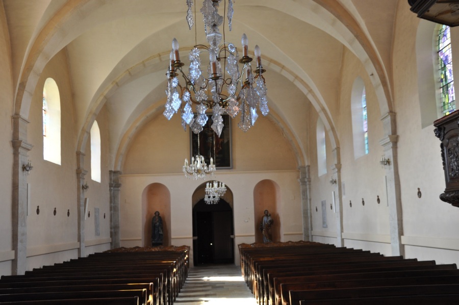 La nef et le mur occidental de l'église Saint-Maurice