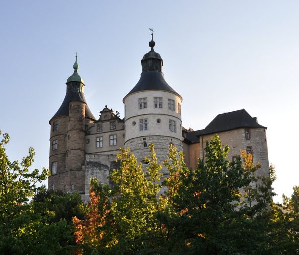 Vue traditionnelle du château des ducs de Würtemberg à Montbéliard