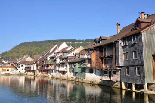 Le «Miroir de la Loue» : le reflet des maisons sur la  rivière est ici exceptionnel.