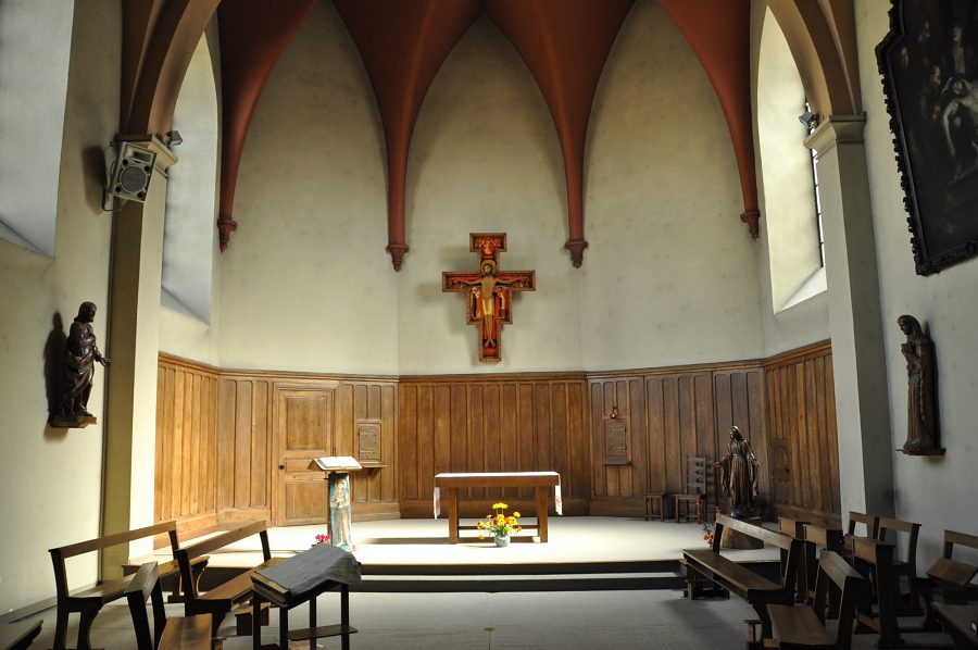 Vue d'ensemble de la chapelle du monastère de sainte Claire