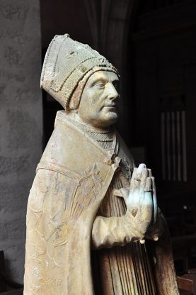 Priant de Pierre de Versey, polinois, évêque  d'Amiens
