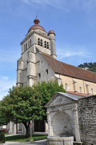 Vue extérieure, XVe siècle. Le dôme du clocher est du XVIIe siècle