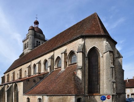 Vue de la collégiale depuis le chevet