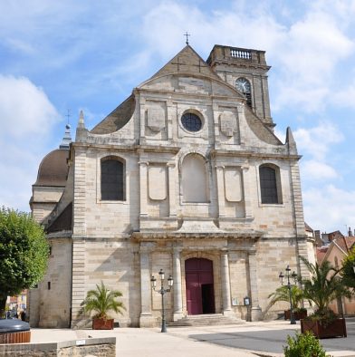 La façade de Saint–Georges