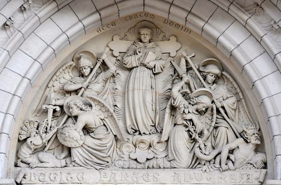 Eglise Saint-Antoine de Padoue au Chesnay, le tympan du portail sud