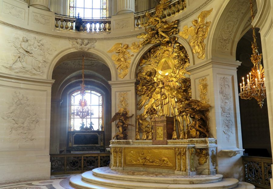 Le chœur de la chapelle et sa grande Gloire