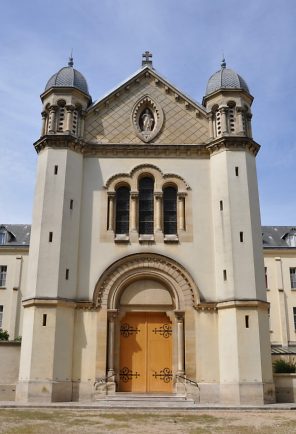 La façade de la chapelle