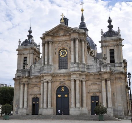 La façade de la cathédrale