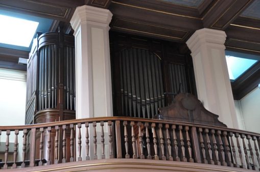 L'orgue de tribune dû au facteur Abbey a été installé en 1901