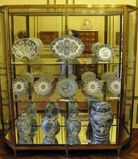 Vitrine de porcelaines