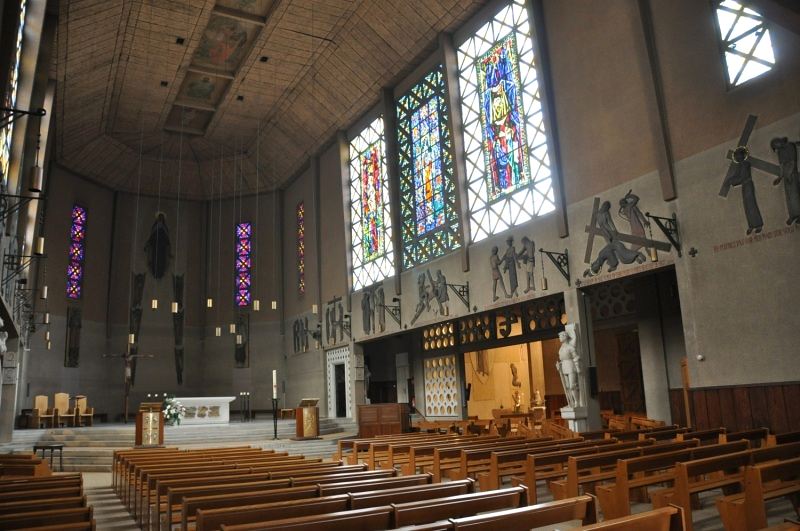 église Sainte-Thérèse à Boulogne-Billancourt, la nef