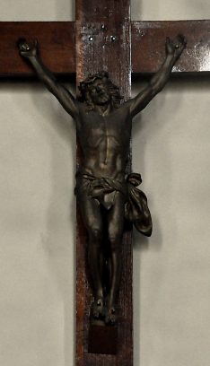 Christ en croix dans la nef, XVIIIe sicle